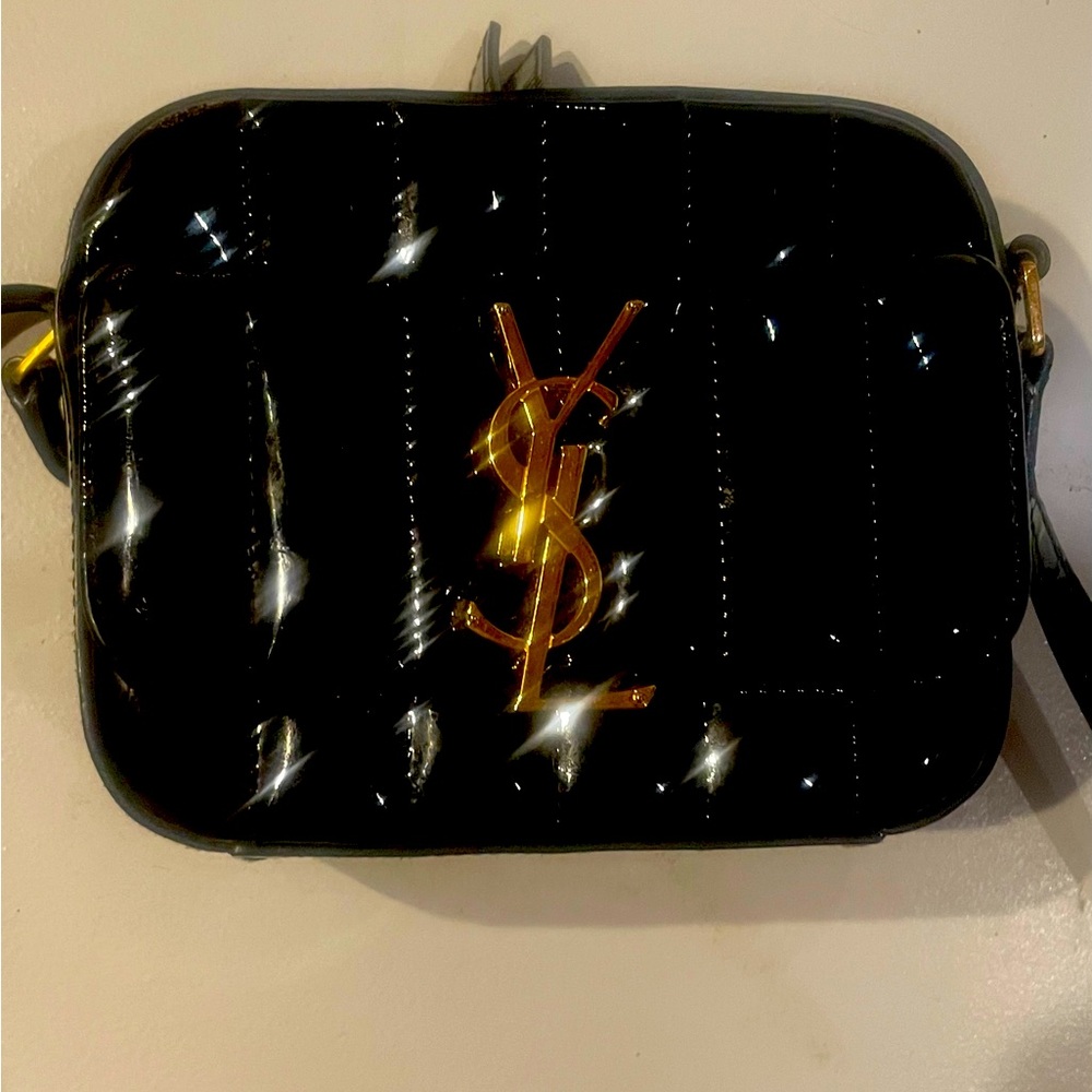 Saint Laurent Vicky Camera Bag. Size Small